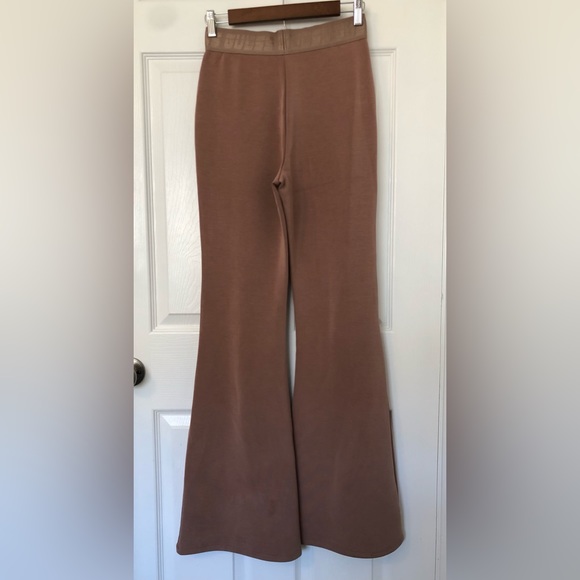 Guess Flare- Leg pant (S) - Picture 7 of 16